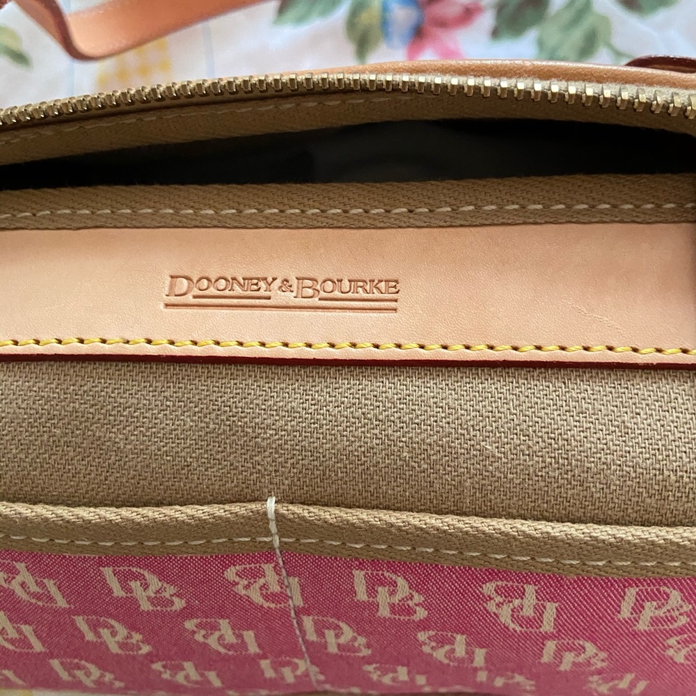 Dooney & Bourke Hans bag Brand New - Picture 8 of 10